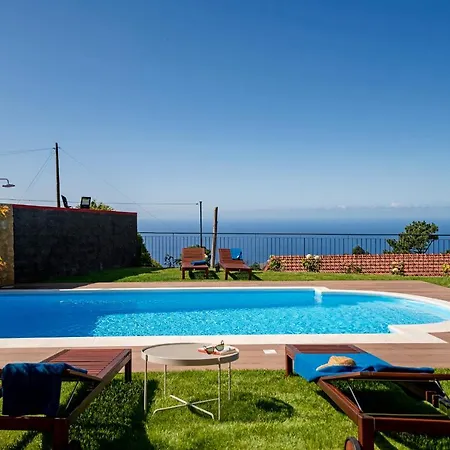 Felicidade Rocha By An Island *