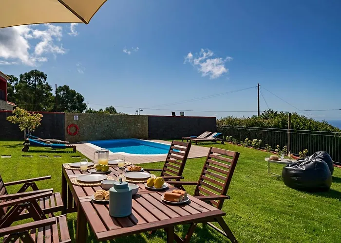 Felicidade Rocha By An Island *