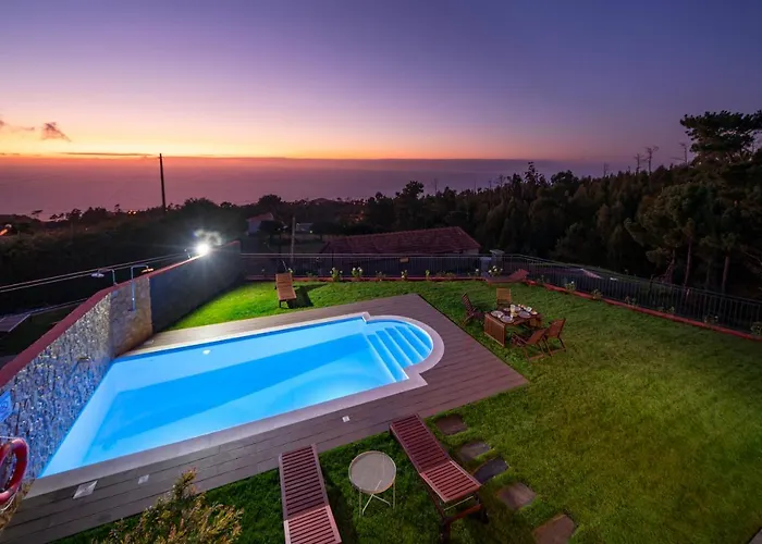 Felicidade Rocha By An Island * פונטה דו פארגו