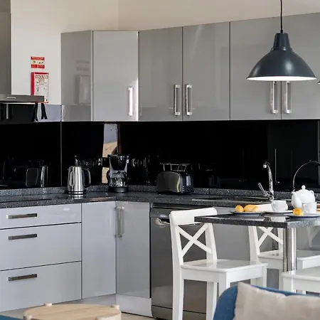 Felicidade Rocha By An Island 폰타 두 파르구