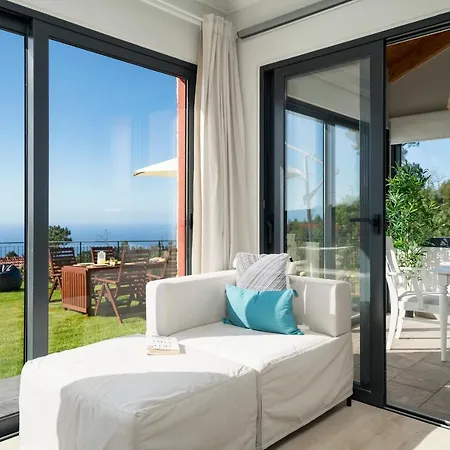 Felicidade Rocha By An Island