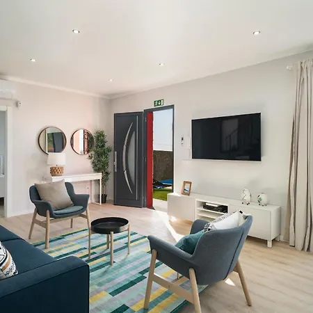 Felicidade Rocha By An Island