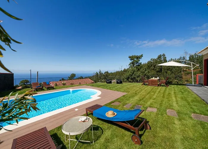 Villa Felicidade Rocha By An Island *