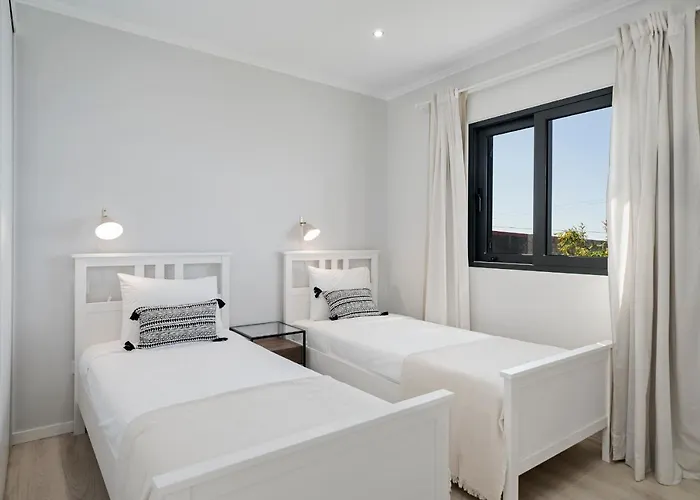 Villa Felicidade Rocha By An Island *