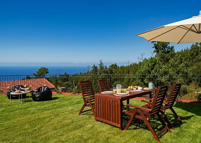 Villa Felicidade Rocha By An Island