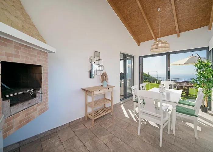 Villa Felicidade Rocha By An Island *