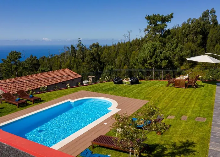 Felicidade Rocha By An Island * Ponta do Pargo