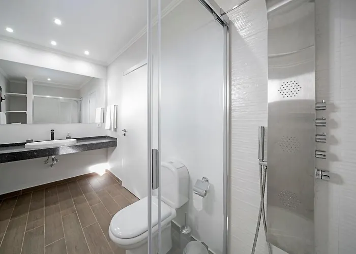 Villa Felicidade Rocha By An Island *